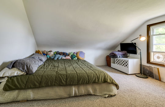 9230 Crabb Rd Int-13