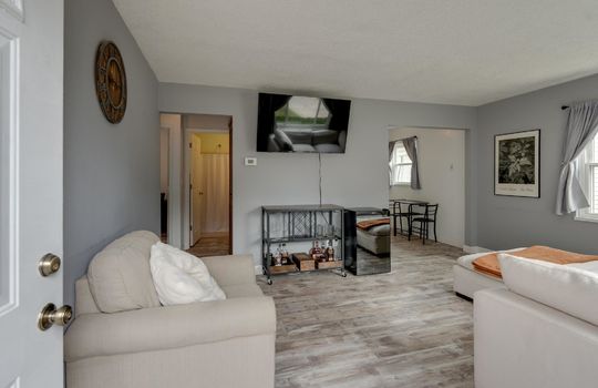 1148 Birch Ave Int-1