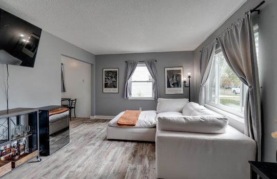 1148 Birch Ave Int-2