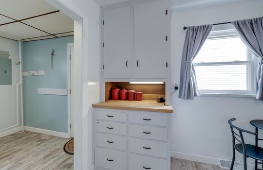 1148 Birch Ave Int-6