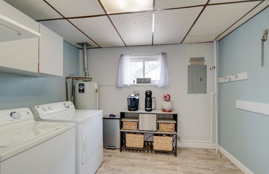 1148 Birch Ave Int-7