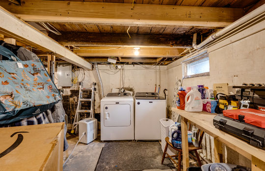 153 E Vesey St Int-13