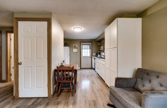 153 E Vesey St Int-4