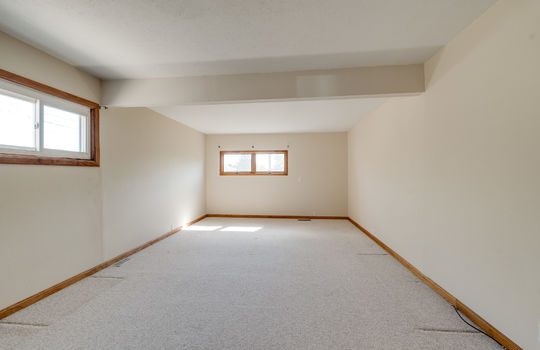 331 Southdale Int-19