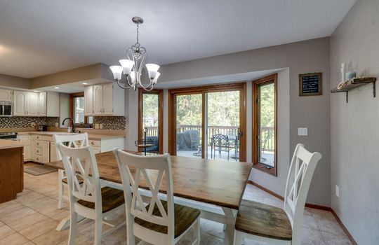 3388 Shadywood Int-12