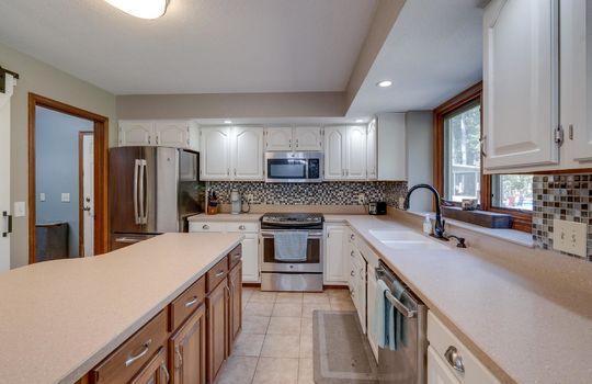 3388 Shadywood Int-15