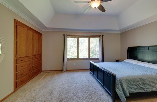 3388 Shadywood Int-26