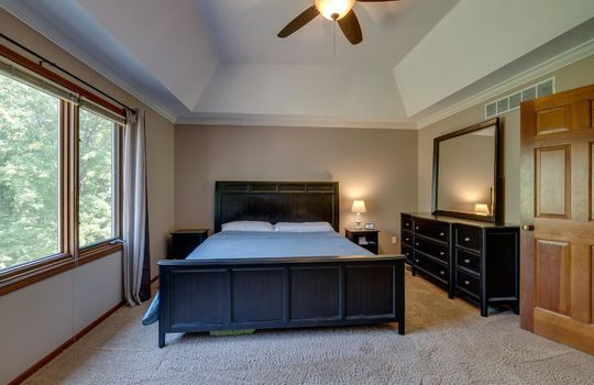 3388 Shadywood Int-27