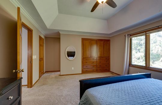 3388 Shadywood Int-28