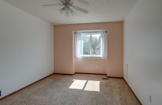 3388 Shadywood Int-32