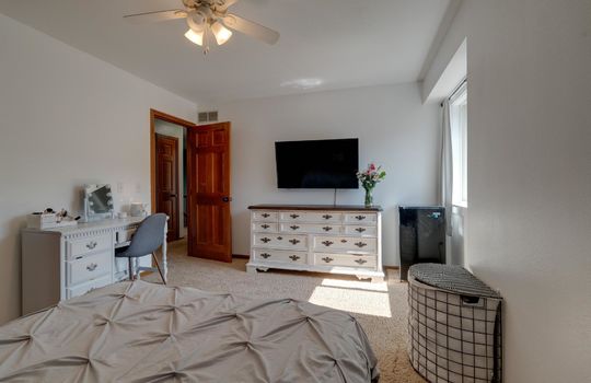 3388 Shadywood Int-37