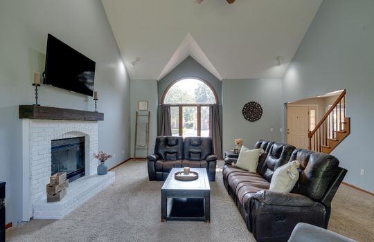 3388 Shadywood Int-7