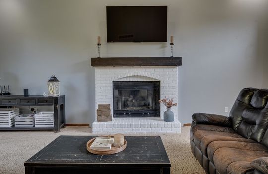 3388 Shadywood Int-8