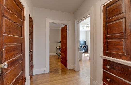 3510 River Rd Int-24