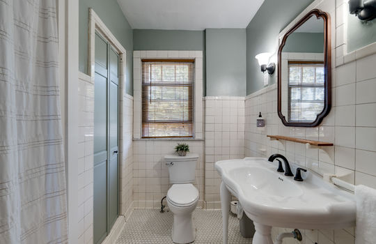 3510 River Rd Int-36