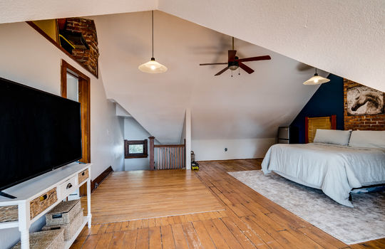 3510 River Rd Int-39