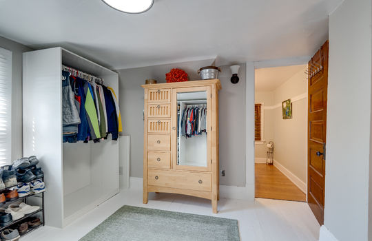 3510 River Rd Int-43