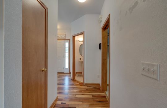 7733 Kensington Rd Int-18