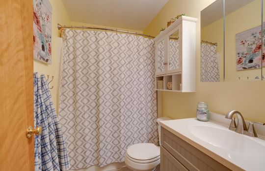 7733 Kensington Rd Int-32