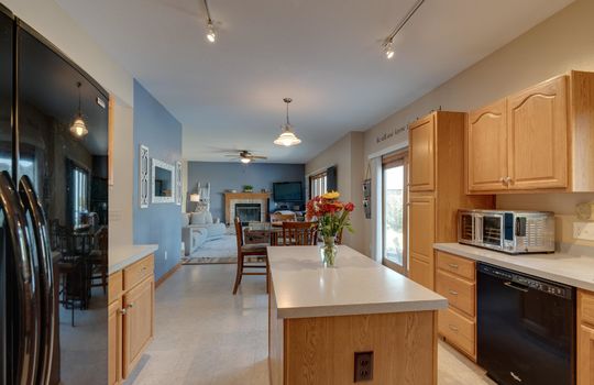 7733 Kensington Rd Int-8