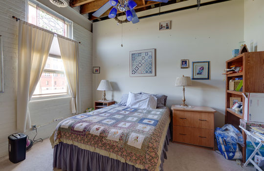 100 S Huron St 5B Int-11