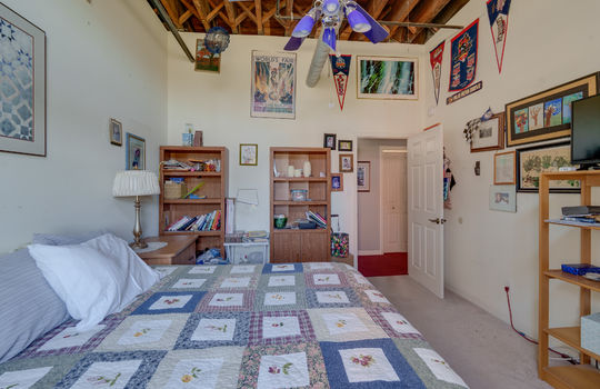 100 S Huron St 5B Int-12