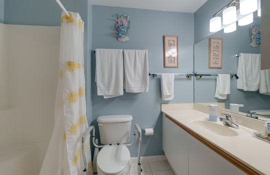 100 S Huron St 5B Int-13