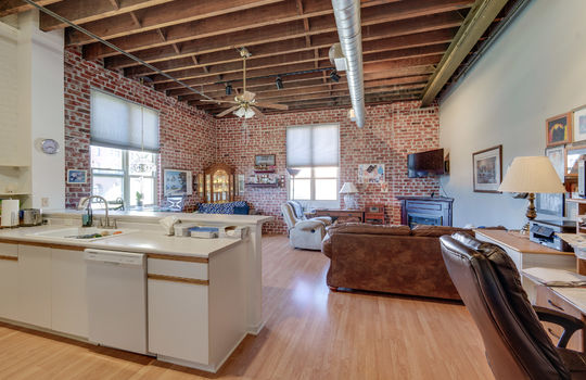 100 S Huron St 5B Int-15