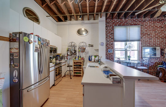 100 S Huron St 5B Int-16