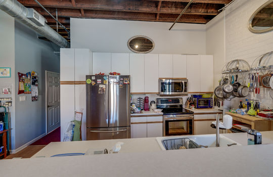 100 S Huron St 5B Int-18