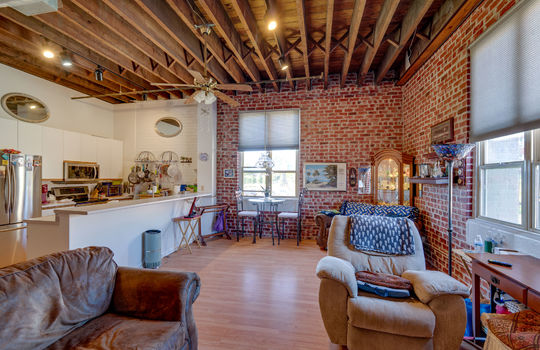 100 S Huron St 5B Int-19