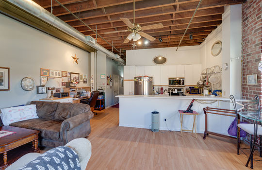 100 S Huron St 5B Int-21