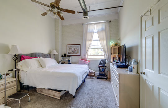 100 S Huron St 5B Int-6