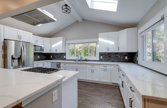 1530 Coventry Int-10