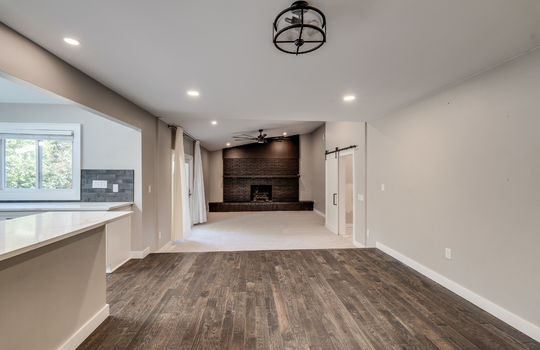 1530 Coventry Int-13