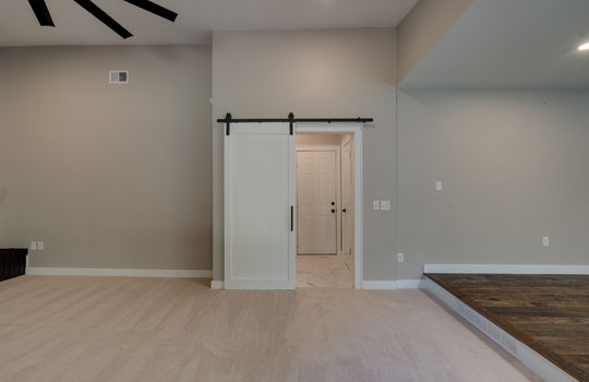 1530 Coventry Int-16