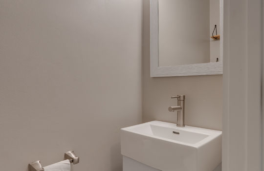 1530 Coventry Int-18