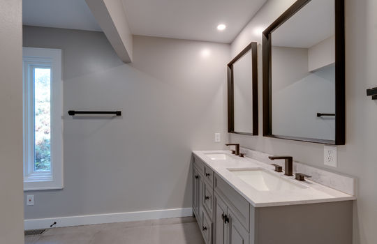 1530 Coventry Int-24