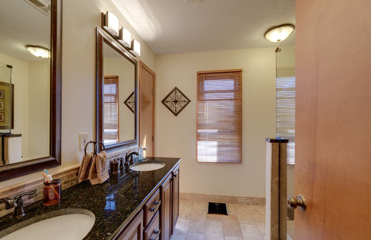 1846 Bragden Dr Int-18