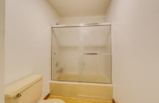 2731 Ralphwood Int-26