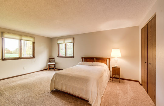 2731 Ralphwood Int-27