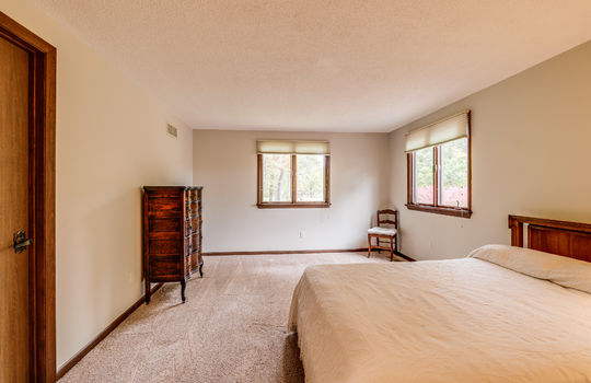 2731 Ralphwood Int-28