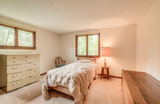 2731 Ralphwood Int-31