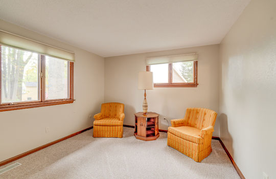 2731 Ralphwood Int-33