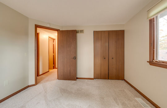 2731 Ralphwood Int-34