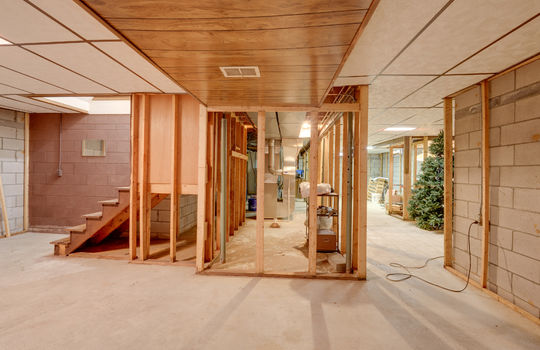 2731 Ralphwood Int-36