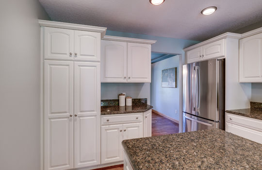 3874 Coachman Dr Int-17