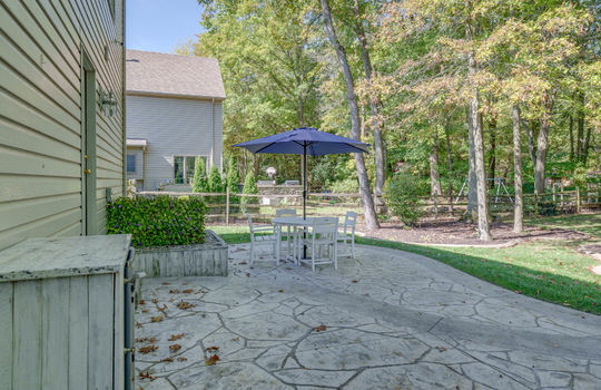 3874 Coachman Dr Int-21