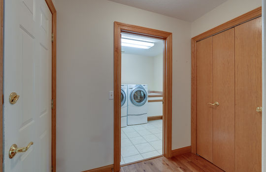 3874 Coachman Dr Int-22