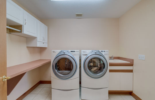 3874 Coachman Dr Int-23